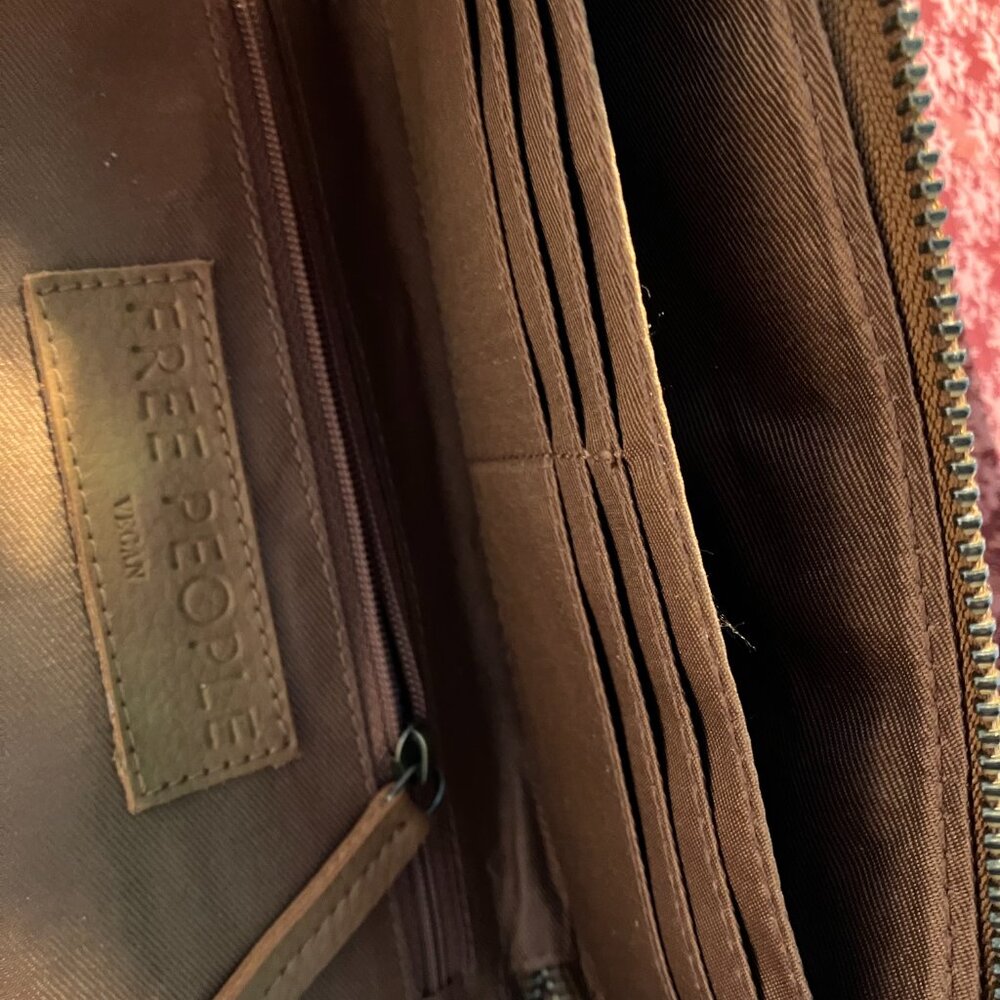 Free People wristlet / wallet NWT - Picture 4 of 6